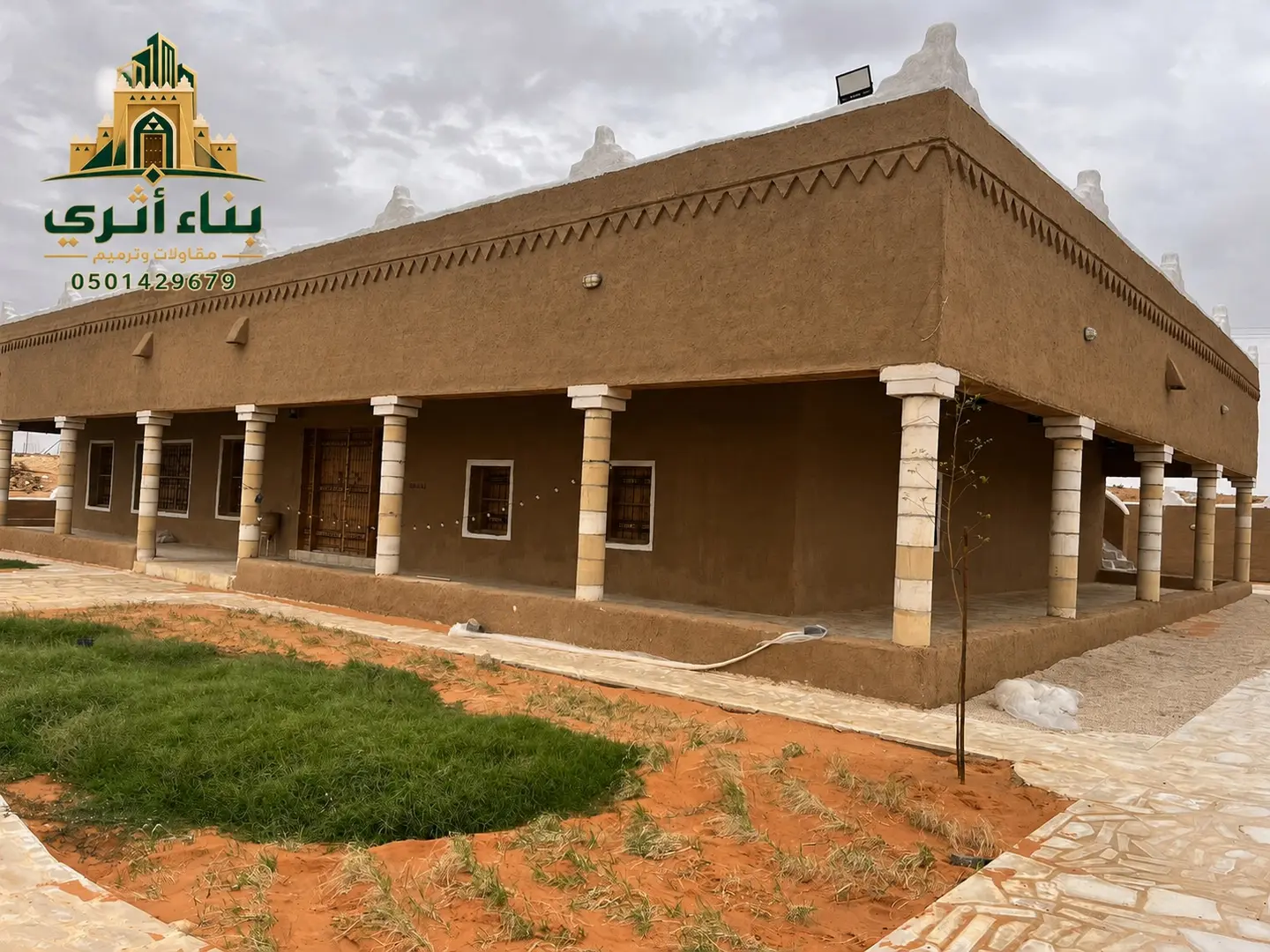 أسوار طينية للمواقع التراثية في المنطقة الشرقية ضمن أعمال البناء والترميم التراثي
